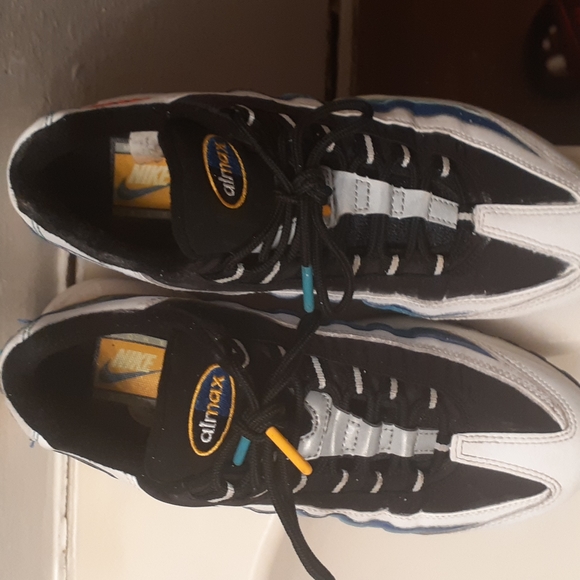 Nike Air Max - Picture 3 of 5